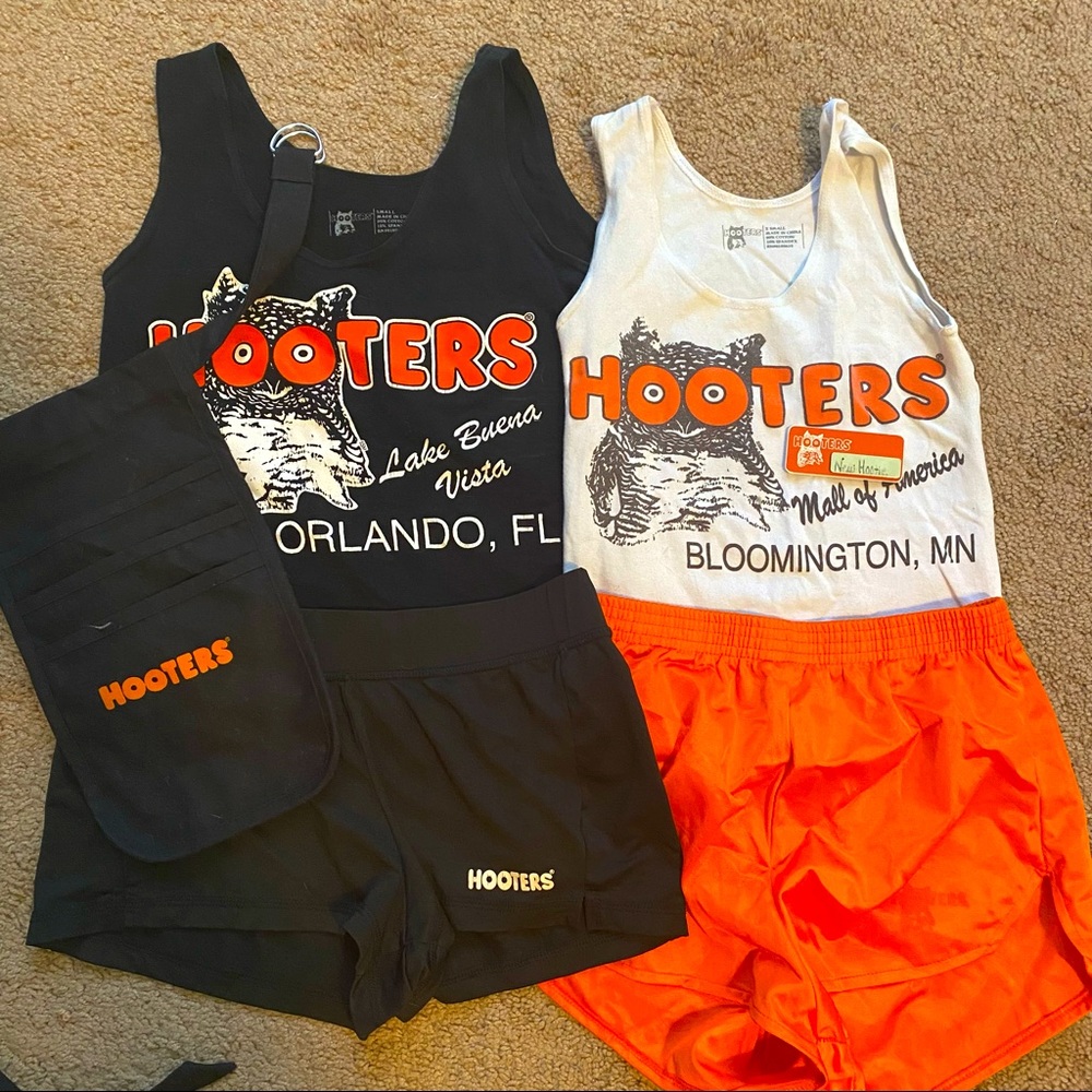 Hooters uniform